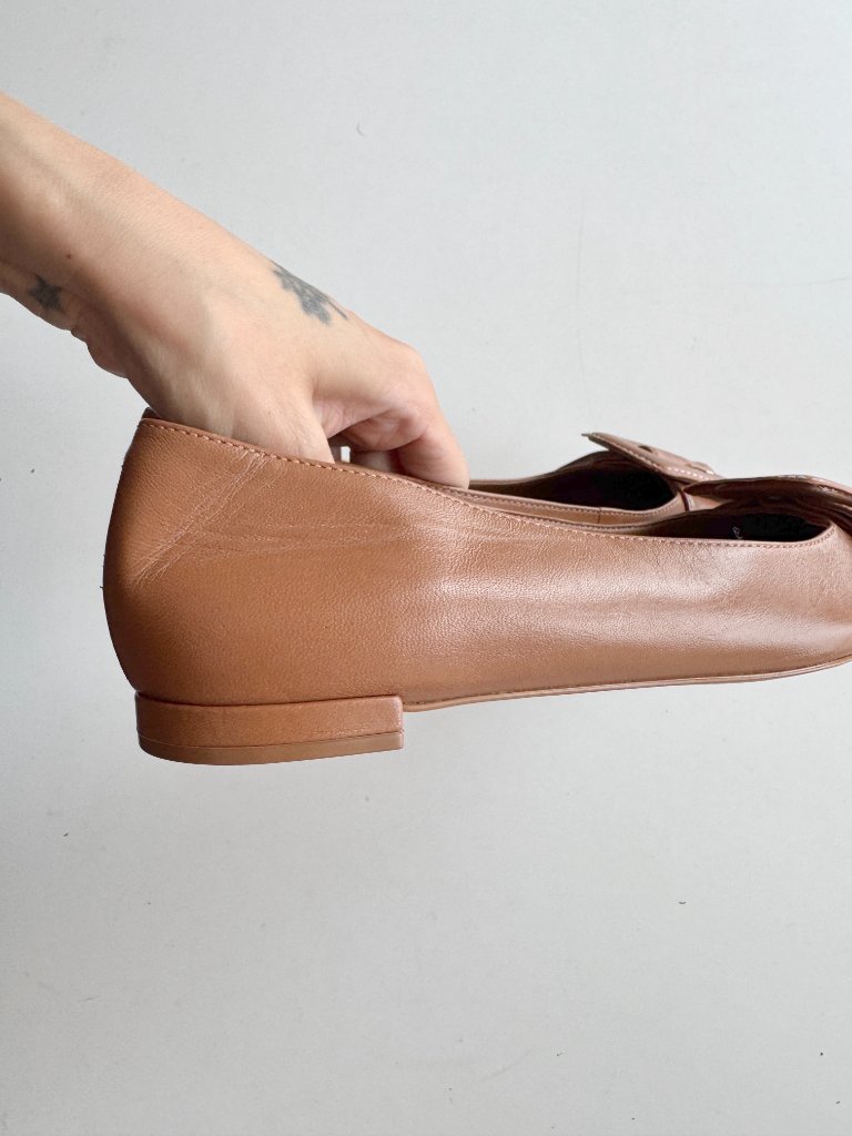 L'intervalle Mulan Brown Leather Buckle Pointed Toe Ballet Flats, Size 8/39 — image 4 of 8